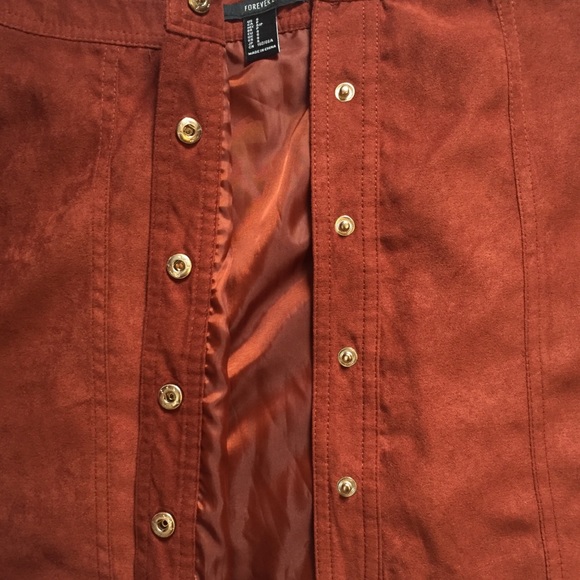 Cute button up skirt - Picture 3 of 3